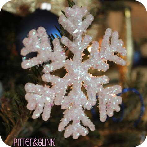 Christmas Diy Adorable Glittery Glue Gun Snowflakes Better Housekeeper