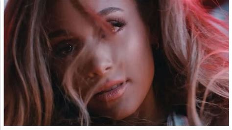 Ariana Grande Feat Nicki Minaj Side To Side Testo Traduzione E