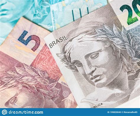 Moeda Real Dinheiro Brasil Reais Notas De Reais Foto De Stock Imagem De Papel Conta
