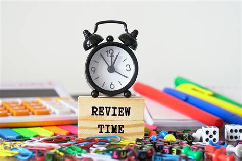 How to Write Effective Employee Performance Reviews