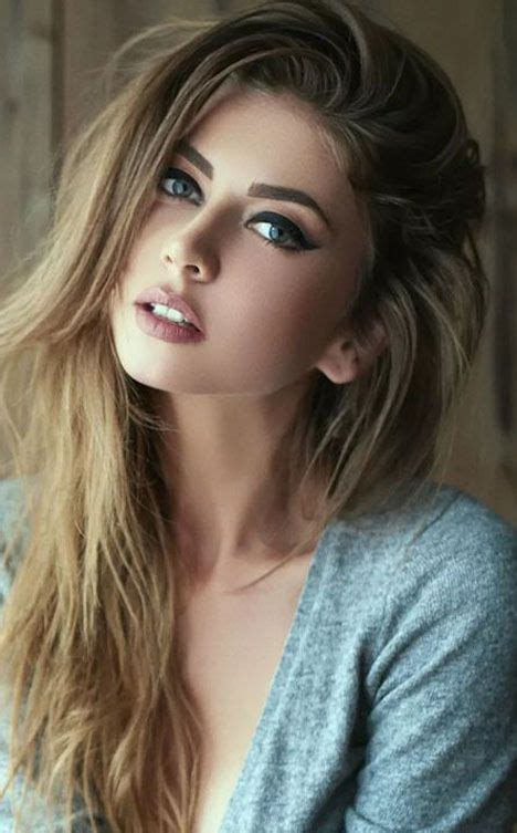 23 Cute Things Girls Do That Guys Love Most Beautiful Women Pictures