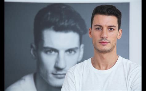 Começou por participar no programa 'dança com as estrelas', da tvi, e chegou ruben rua, 31 anos, é, hoje, considerado um dos meninos bonitos de cristina ferreira, um título. Nova namorada de Ruben Rua é musa do Instagram. Veja as fotos