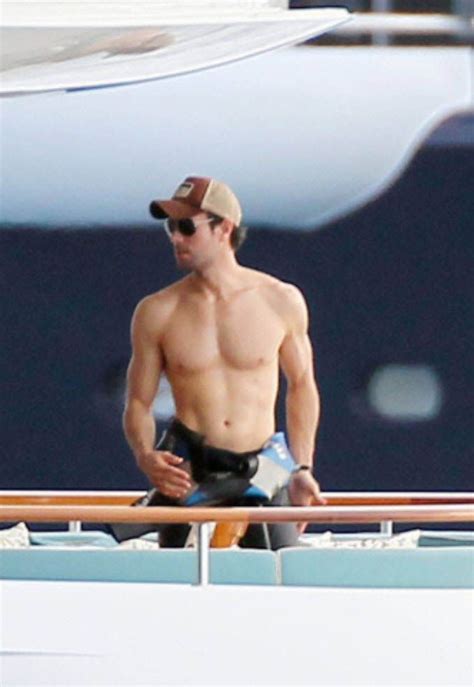 Male Celebrities Enrique Iglesias Goes Shirtless In Miami And We Only