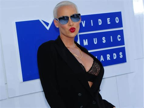 Amber Rose Thrilled With Results Of Breast Reduction Surgery Canoe