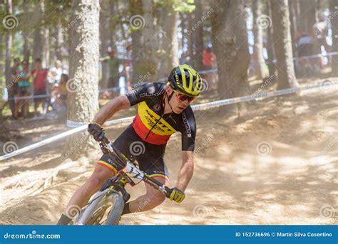 Ciclistas No Campeonato Do Mundo 2019 De Mercedes Benz Uci Mtb Xco Vallnord Andorra Em Julho