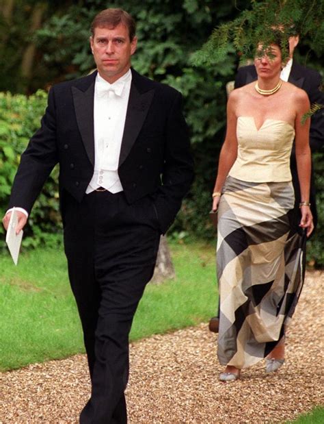 Find out more on sputnik international. Ghislaine Maxwell could reveal other Epstein sex ring ...