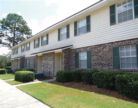 Savannah, ga has a population of 145,094, while the median age is 32. Crown Villas Apartments - Savannah, GA | Apartment Finder