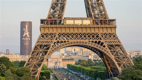 Drapeau Tour Eiffel Jo 2024 Les Jeux Olympiques De Paris 2024
