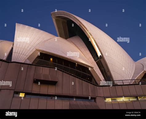 Dh Sydney Opera House Sydney Australia Sydney Opera House Roof Floodlit