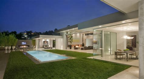 Remodeled Residence In Beverly Hills Homedezen