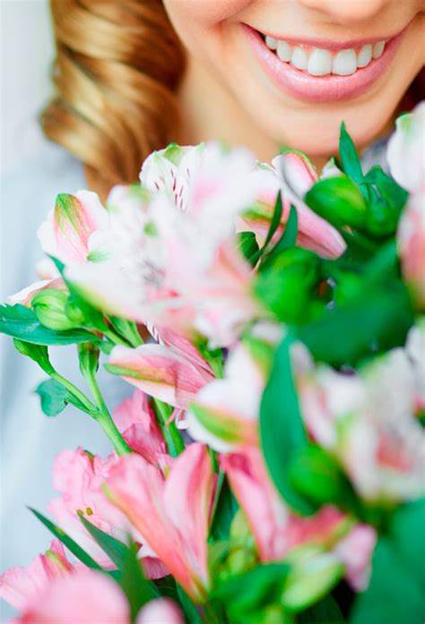 Flores online se especializa en el pedido y envío de flores a domicilio. Envío de flores a domicilio - Interflora