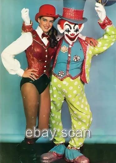 Actress Model Brooke Shields And Clown Circus 8x10 Photo Br92 1499