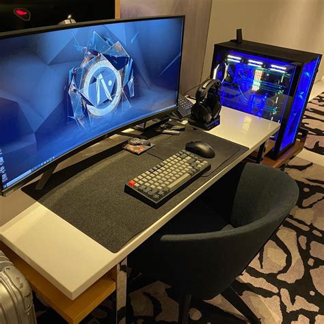 Singaporean Gamer Spends S10000 On Custom Pc Setup For 14 Day Hotel