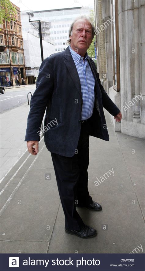 Dennis Waterman Cast Of New Tricks Arriving At A Building