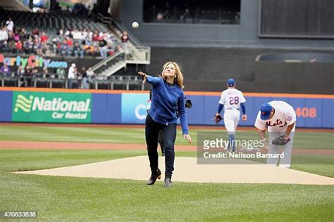 Nurse Jackie Star Edie Falco Throws Out The First Pitch At The New York Mets Game Photos And
