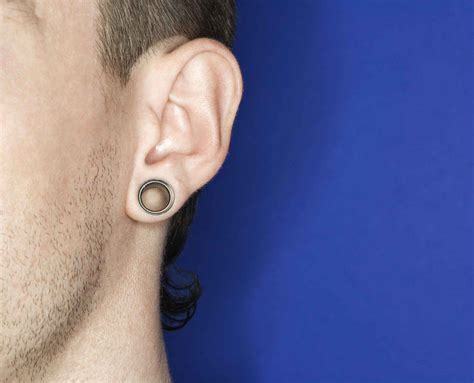 La reconstruction des lobes d'oreille, l'opération esthétique en vogue