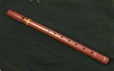Suara suling berciri lembut dan dapat dipadukan dengan alat musik lainnya dengan baik. Seruling / Klui Seruling Muang Thai Thailand Ethnic Ina ...