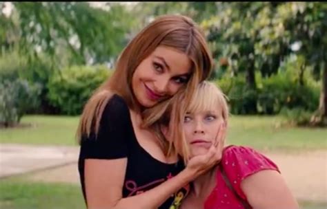 Viral Video Sofia Vergara Reese Witherspoon Lesbian Action Featured In ‘hot Pursuit Trailer