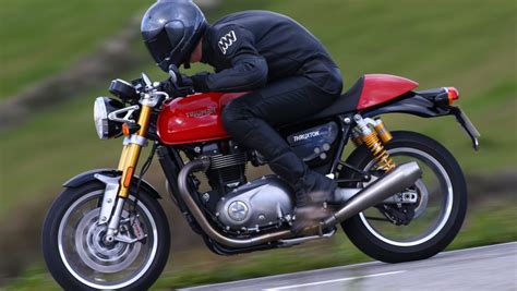 Triumph Thruxton R Vs Ducati Scrambler Cafe Racer