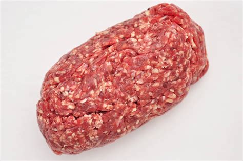 It turns into soups, stews, burgers and meatloaves, and i'm pretty sure you could ground beef is perfect for baked dishes, which is why i've dedicated a whole section to casseroles, meatloaf, lasagna and other recipes your oven will love. 6.5 Million Pounds Of Ground Beef Recalled For Salmonella ...