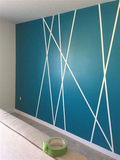 DiY accent wall using painters tape. Easy and inexpensive way for any