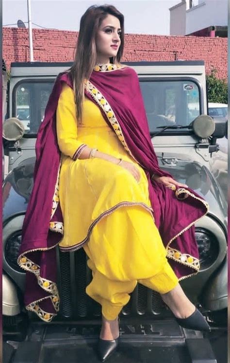 Pin By Stylish Dpz On Women Clothing Patiala Suit Designs Punjabi