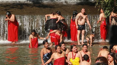 Open Holy Bath In Sali Nadi Nepal Sali Nadi Mela 2079 Swasthani