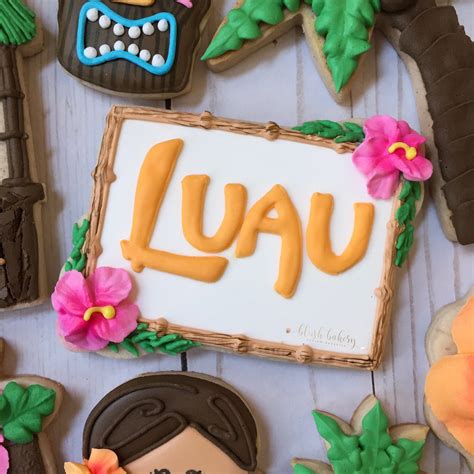 Luau cookies. Tiki cookies. Hawaiian Cookies. Tropical cookies.@blushbakeryca | Birthday cookies ...