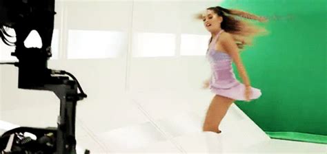 Ariana Grande Dancing 