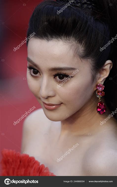 Chinese Actress Fan Bingbing Poses Red Carpet Prior Opening Ceremony