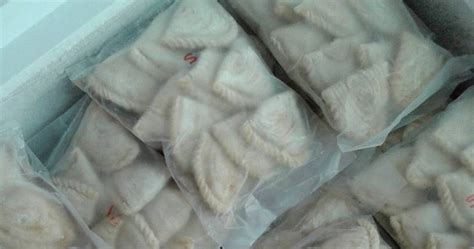 Mh frozen food hanya mengedarkan produk yang bermutu tinggi yang dikilangkan di seluruh malaysia yang dijamin bersih, halal dan suci. - B.I.C.A.R.A.K.U -: aneka karipap pusing frozen,cucur ...