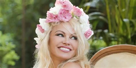 Pamela Anderson Posa Completamente Desnuda A Sus A Os