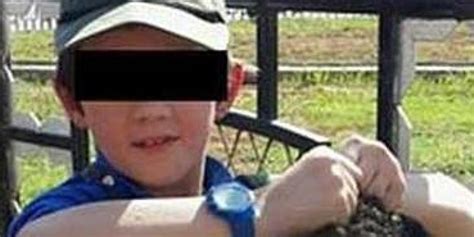 Australian Boy 7 Poses For Photo With Severed Head In Syria Graphic