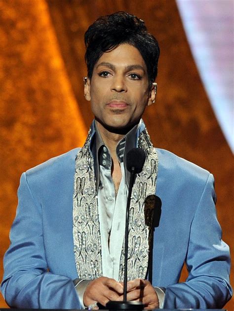 During the '80s, he emerged as one of the most singular talents of the rock & roll era, capable of seamlessly tying together pop, funk, folk, and rock. Prince | Steckbrief, Bilder und News | WEB.DE