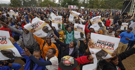 zimbabwe protesters demand robert mugabe to resign as president