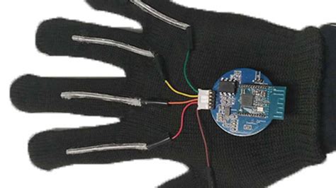 Ucla Researchers Create A Wearable Glove That Translates Sign Language