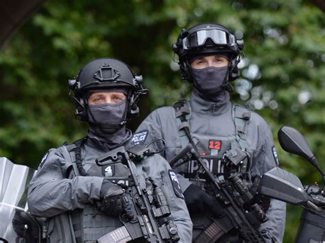 Scotland Yard Deploys 600 New Armed Officers On Londons Streets In Response To European Terror
