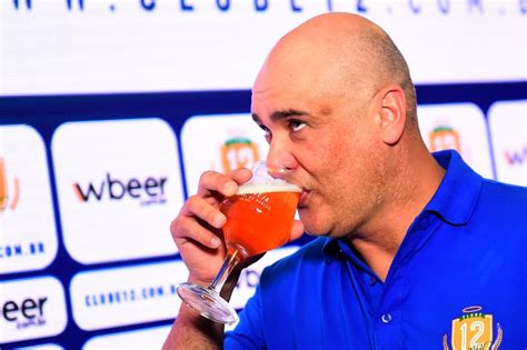 Ex goleiro Marcos lança clube de cerveja
