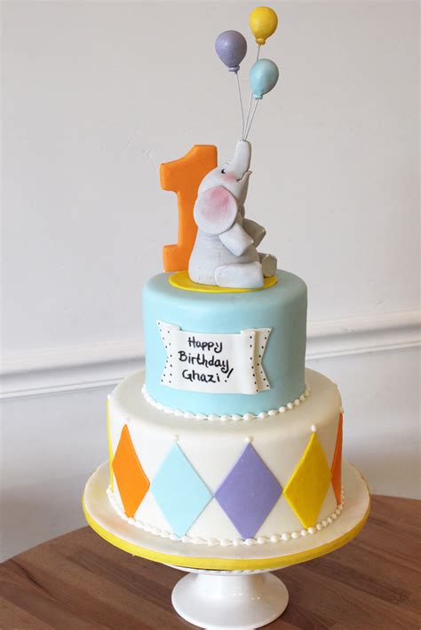 Wrap all love and care in your gifts and let your kids, these gifts for days to come. Baby Themed Cakes | Oakleaf Cakes Bake Shop