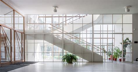 The alvar alto house in the district of munkkiniemi was the building where the famed architect developed most of his life with aino aalto. Alvar Aalto's Regionally-Specific Modern Architecture - Omrania