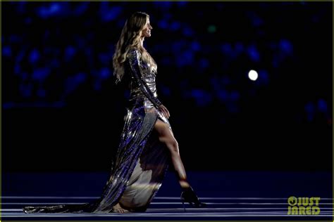 Gisele Bundchen Walks Final Runway At Rio Olympics Opening Ceremony As