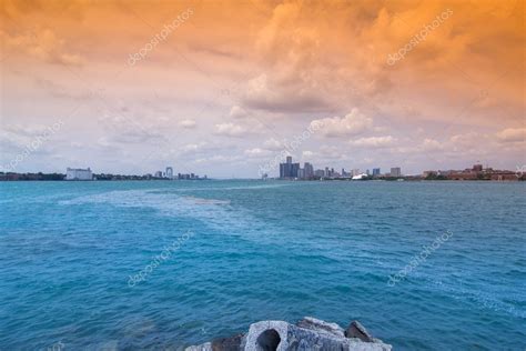 Detroit City Skyline Stock Photo By ©divepics 119816948