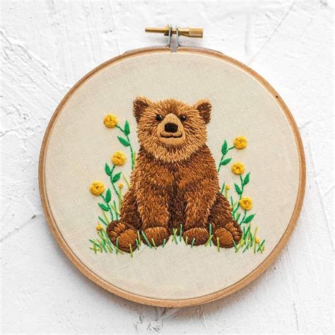 cute-happy-bear-handmade-embroidery-hoop-mom-embroidery-animal-embroidery-patterns,-hand