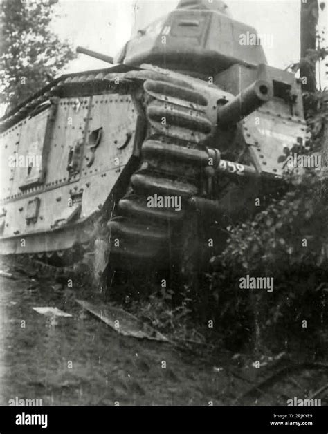 World War Ii France Tanks B1 Bis Char B1 Bis 452 Named Verdun Ii