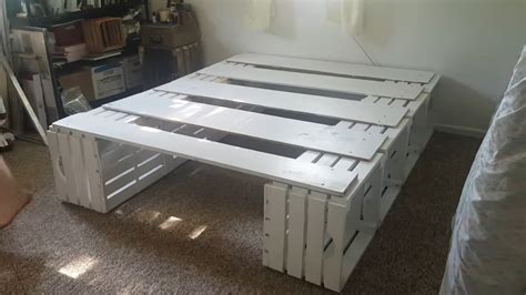Diy bed with storage for under $100: #19 Inexpensive DIY Pallet Bed Frames & Day Bed Ideas ...