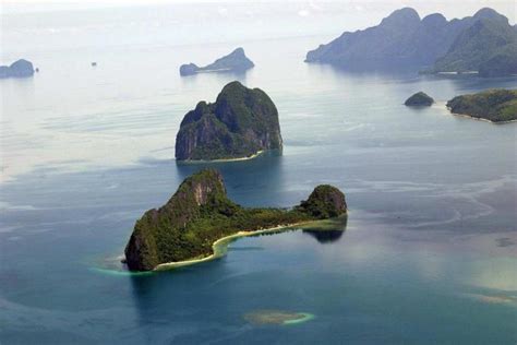 El Nido Island Hopping Tour C Helicopter Island Matinloc Island And Secret Beach Philippines