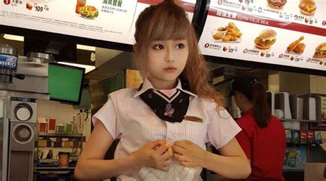 People Flock To Mcdonalds In Taiwan To ‘check Out A Female Employee