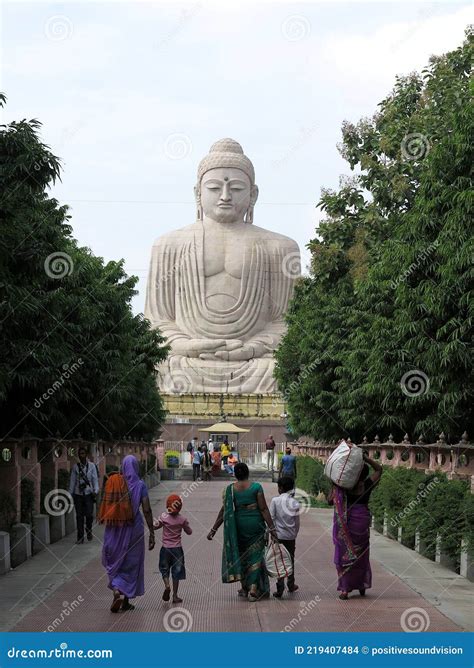 Visitors Making Their Way To The Great Buddha Statue Bodhgaya Bihar