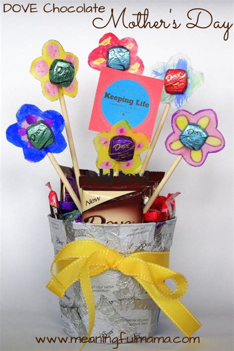 This easy craft can be created by preschoolers with help up to second graders independently. Mother's Day Crafts Gift Ideas - Great for Preschool/Little Kids!