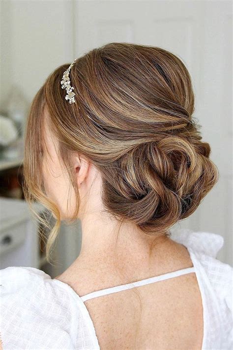 20 Pretty Hairstyles For Wedding Guests Hairstyle Catalog